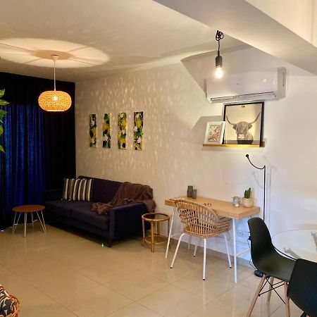 Fat Cow Apartment 102 Livadhia Exterior photo